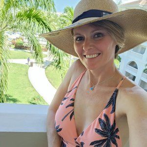 Meet your Posher, Candy